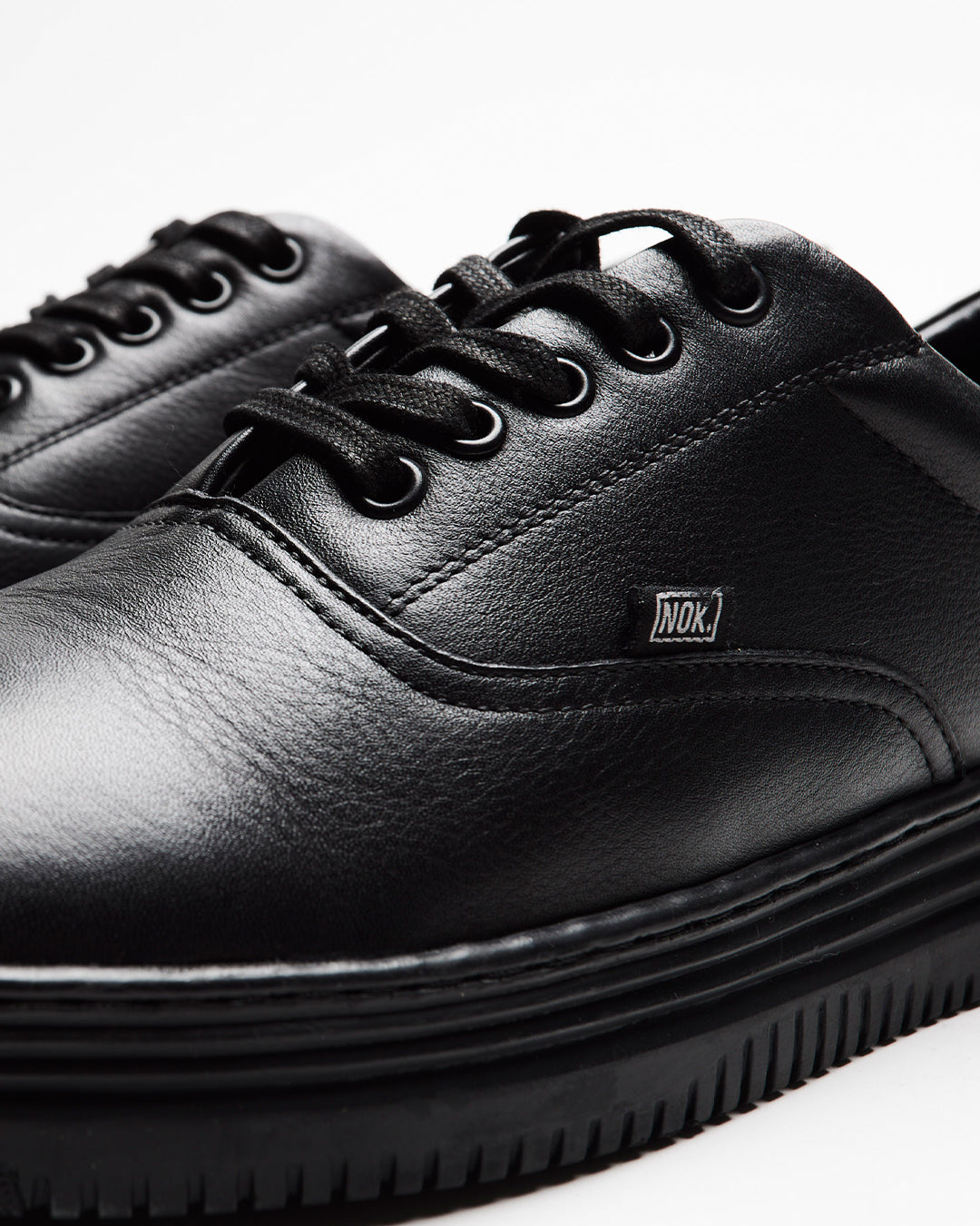 Zapatilla Bracer Negra Hombre V2