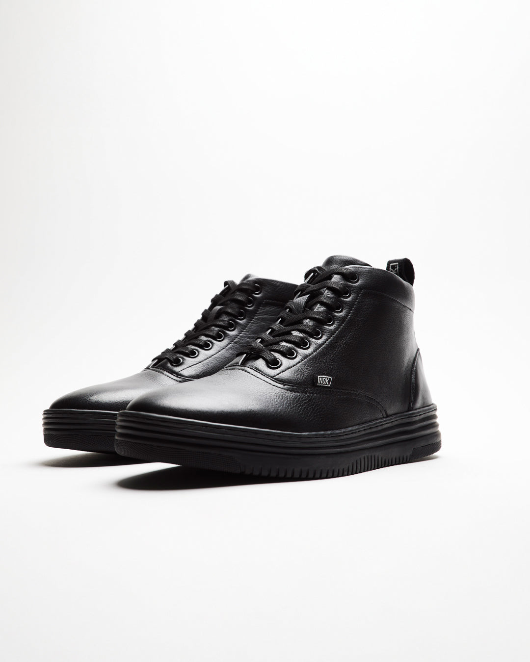 Zapatilla Mid Bracer Negra Hombre V2