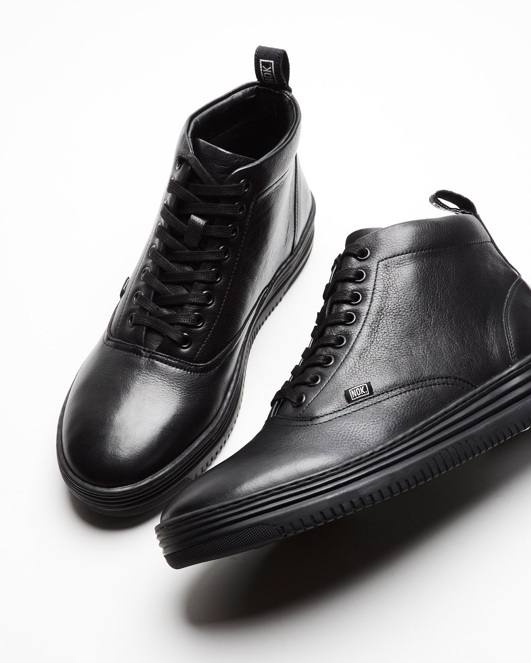 Zapatilla Mid Bracer Negra Hombre V2