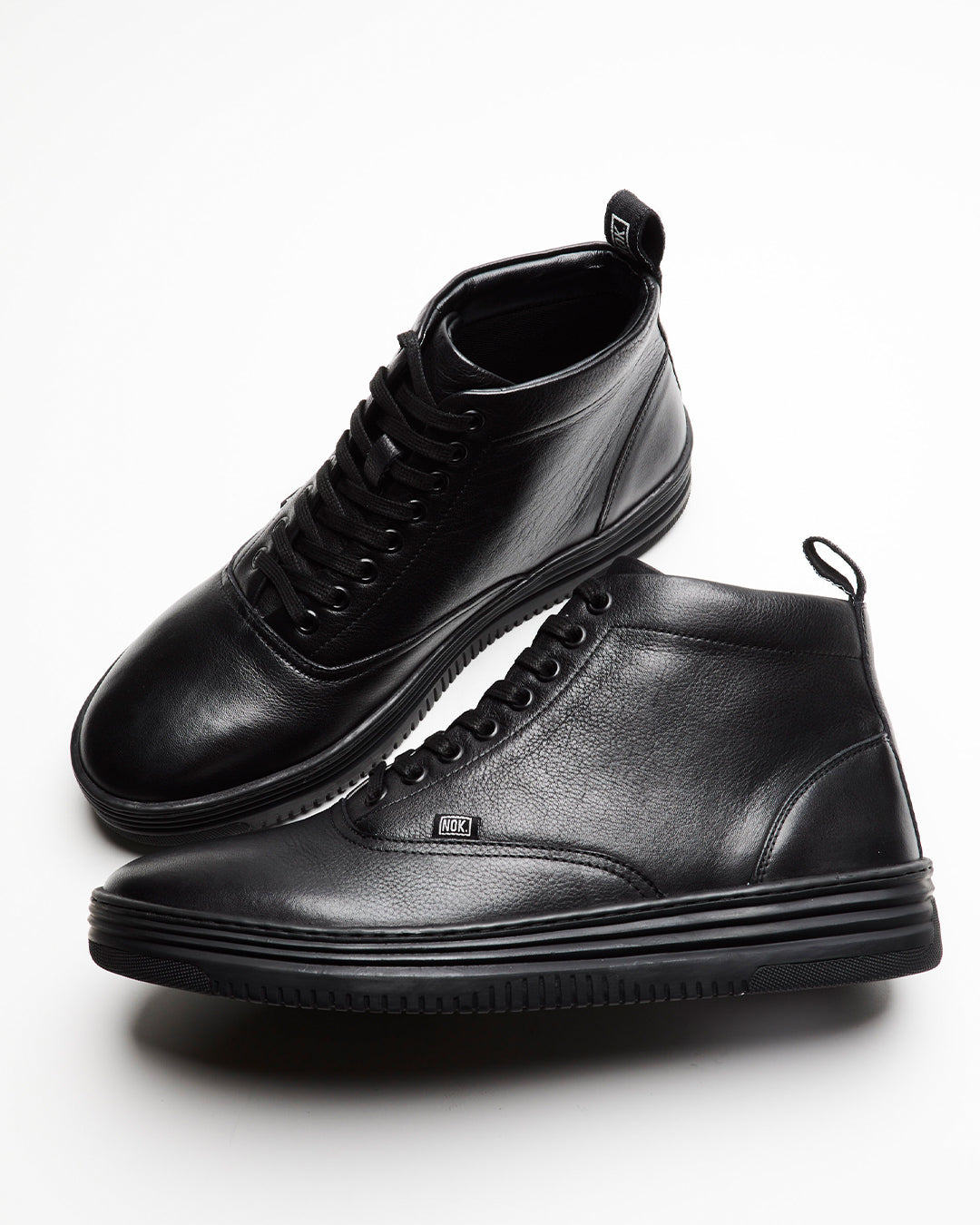 Zapatilla Mid Bracer Negra Hombre V2