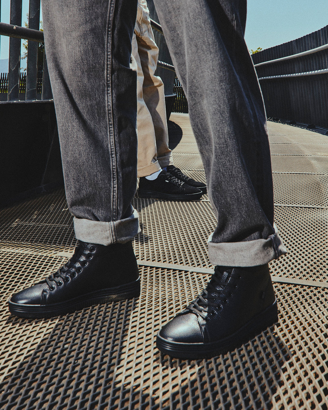 Zapatilla Mid Tiller Negra Hombre V2