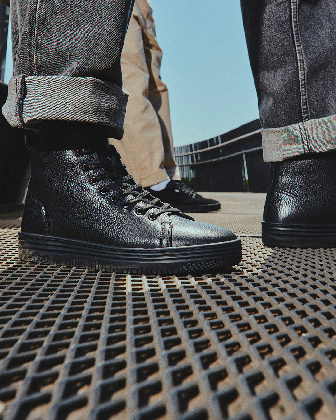 Zapatilla Mid Tiller Negra Hombre V2