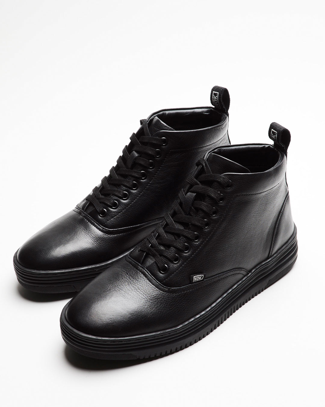 Zapatilla Mid Bracer Negra Hombre V2