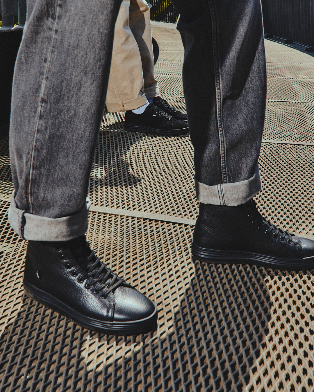 Zapatilla Mid Tiller Negra Hombre V2