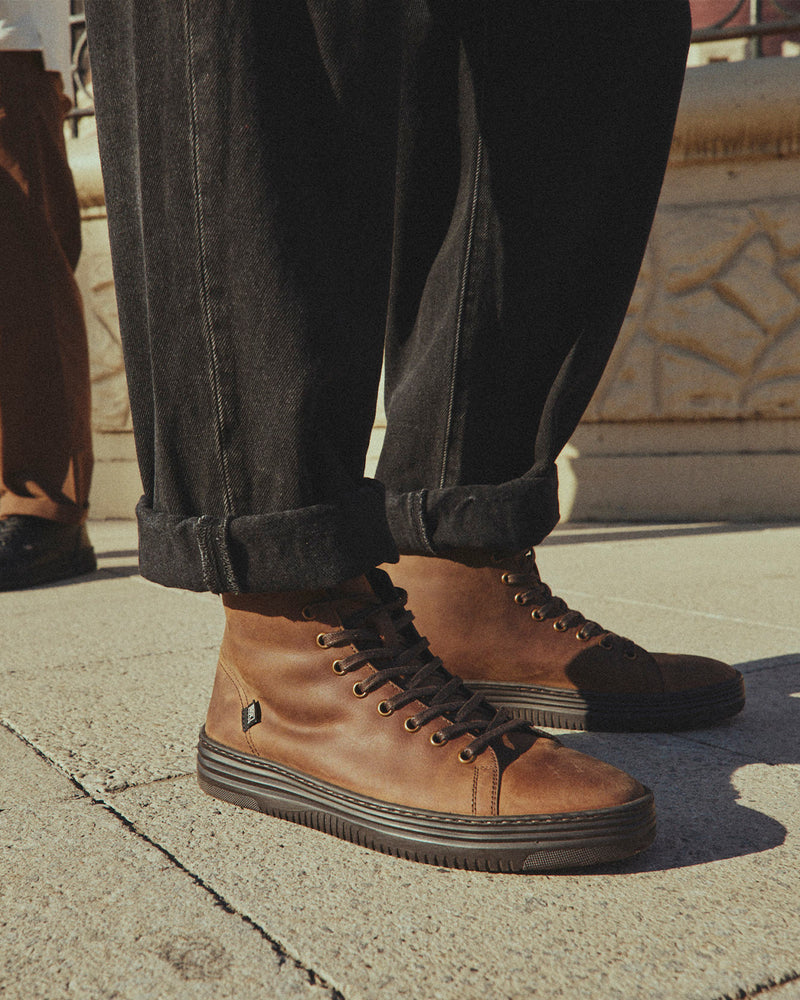 Zapatilla Mid Tiller Brown / Café Hombre V2