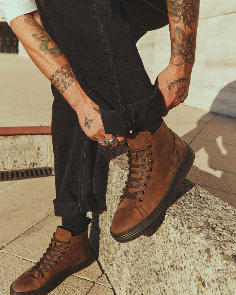 Zapatilla Mid Tiller Brown / Café Hombre V2